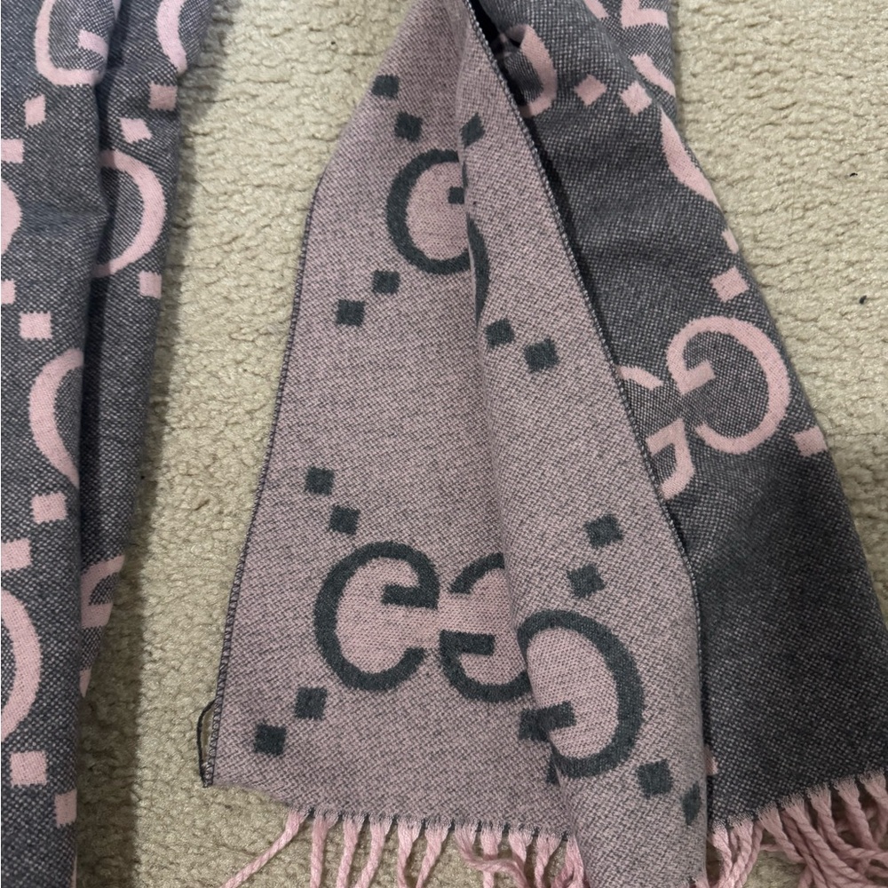 Gucci Gray and Pink Scarf - Picture 2 of 4